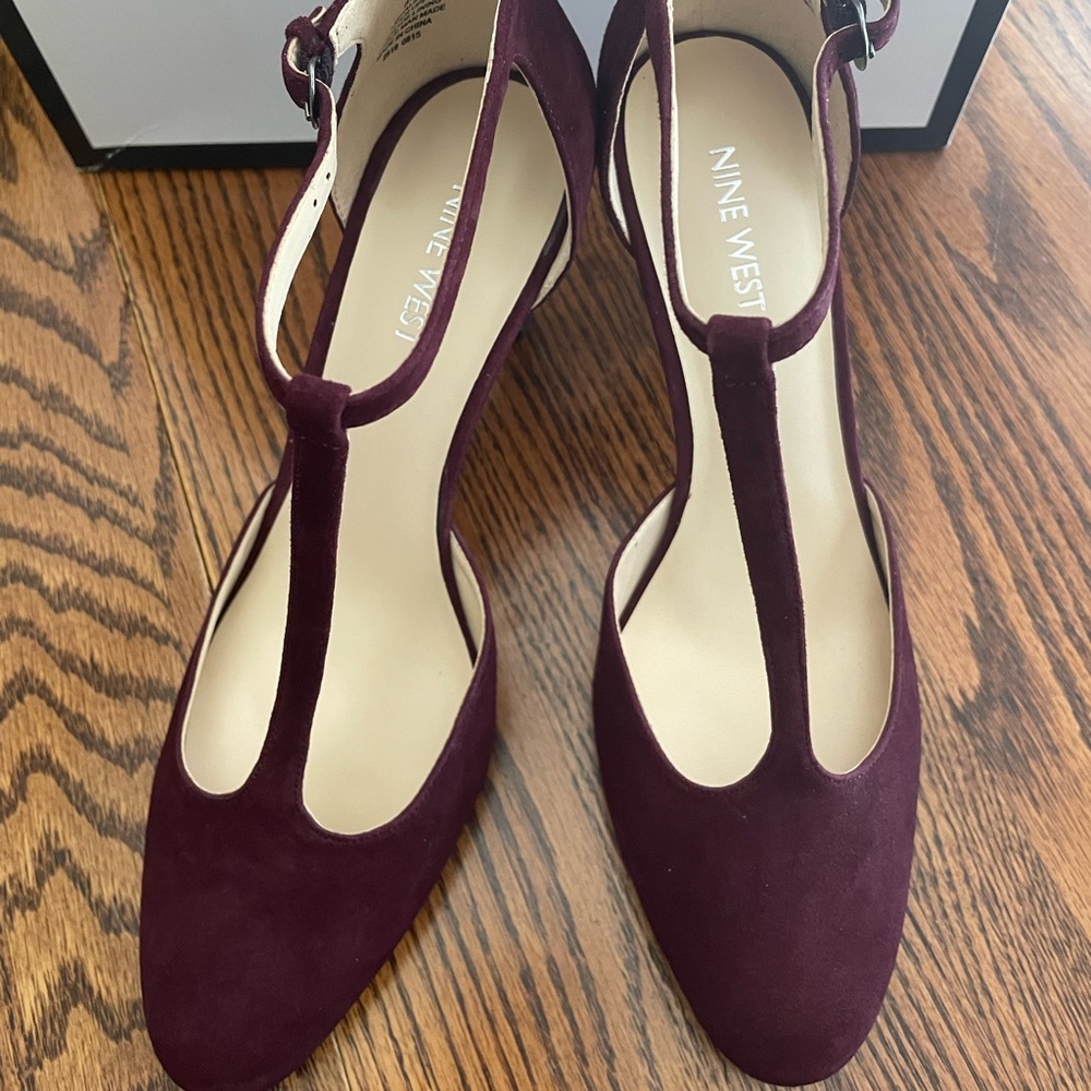 Nine West Burgendy suede heels - Picture 2 of 9